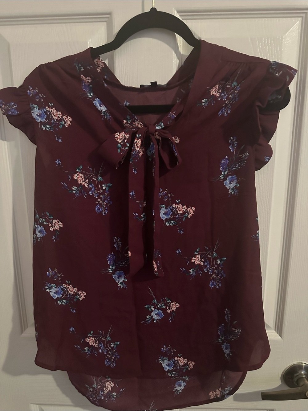 Floral Tie-Neck Sleeveless Blouse - Burgundy